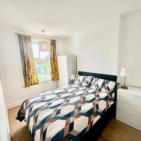 4 Bed House In Daneby Road,Se6 Villa Catford Exterior photo