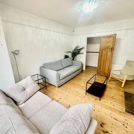4 Bed House In Daneby Road,Se6 Villa Catford Exterior photo
