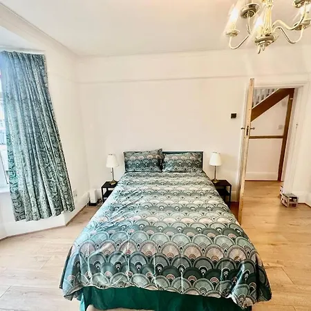 4 Bed House In Daneby Road,Se6 Villa Catford Exterior photo
