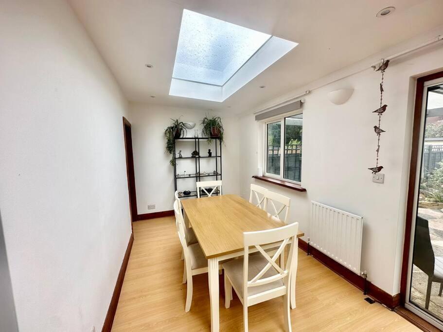4 Bed House In Daneby Road,se6 * Catford