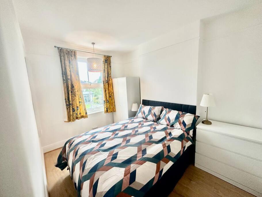 4 Bed House In Daneby Road,se6 Holiday home *