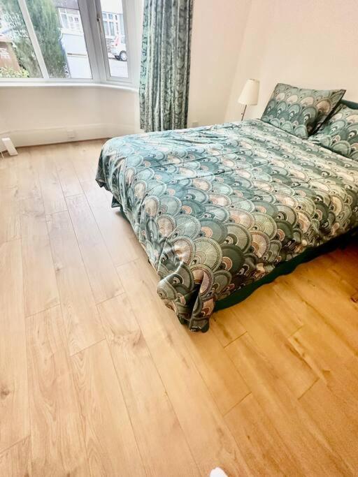 Дом отдыха 4 Bed House In Daneby Road,se6