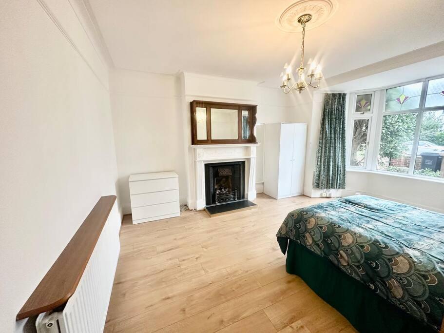 4 Bed House In Daneby Road,se6 Holiday home