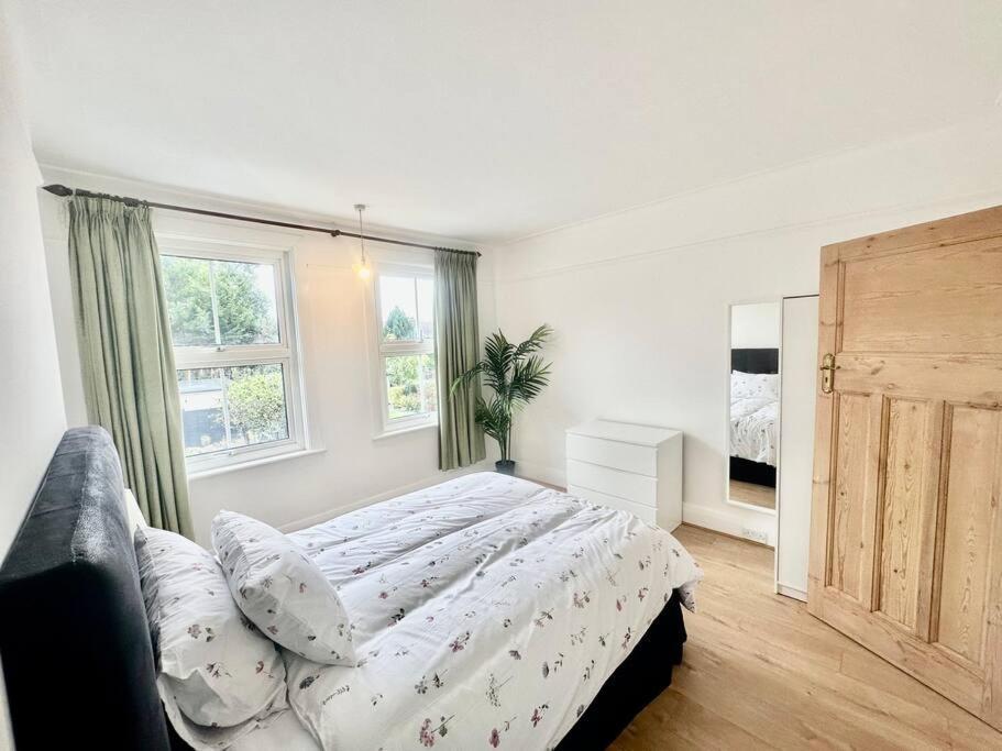 4 Bed House In Daneby Road,se6 Holiday home *