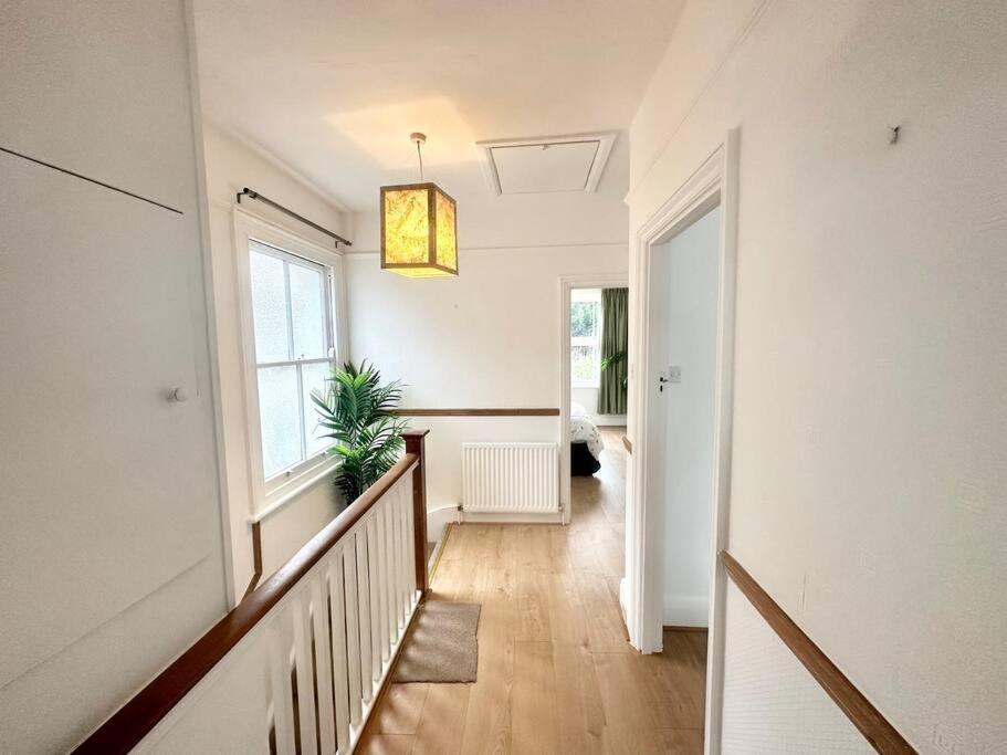 4 Bed House In Daneby Road,se6 Holiday home