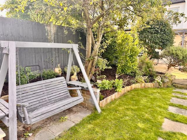 4 Bed House In Daneby Road,se6 Catford