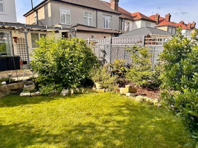 4 Bed House In Daneby Road,se6 Holiday home