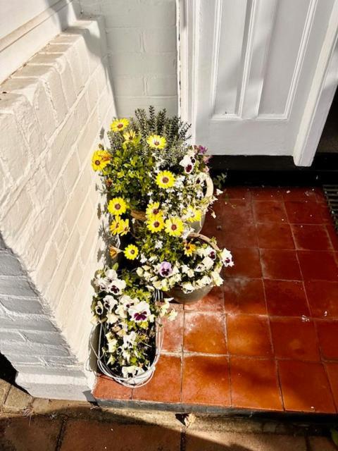 Дом отдыха 4 Bed House In Daneby Road,se6